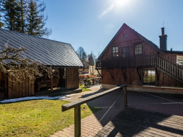 Pobyt na úpätí Jizerských hôr: pre partiu aj rodinu, raňajky aj parkovanie zdarma