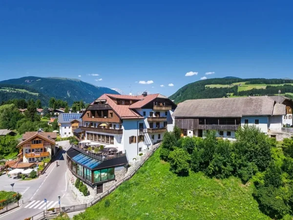 4* dovolenka v Dolomitoch s polpenziou: neobmedzené wellness, Kronplatz Guest Pass aj jazdiareň