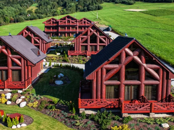Pobyt s noblesou: luxusné chaty s výhľadom na Belianske Tatry, vlastná sauna a jacuzzi na terase