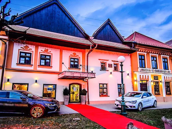 Ubytovanie vo výnimočnom hoteli pod Tatrami s polpenziou a wellness
