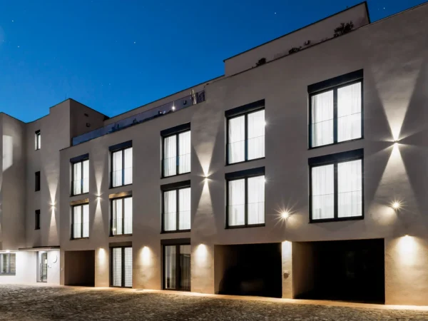 Luxusné apartmány v Mladej Boleslavi: možnosť raňajok aj apartmán s vlastným strešným wellness