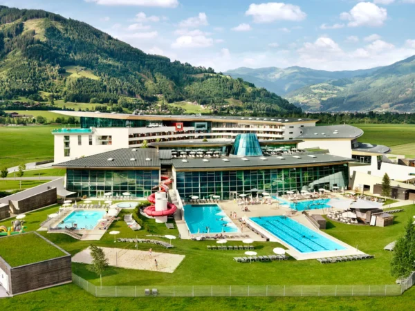 Dovolenka v Kaprune: moderný 4* hotel s polpenziou a bohatým saunovým a vodným svetom