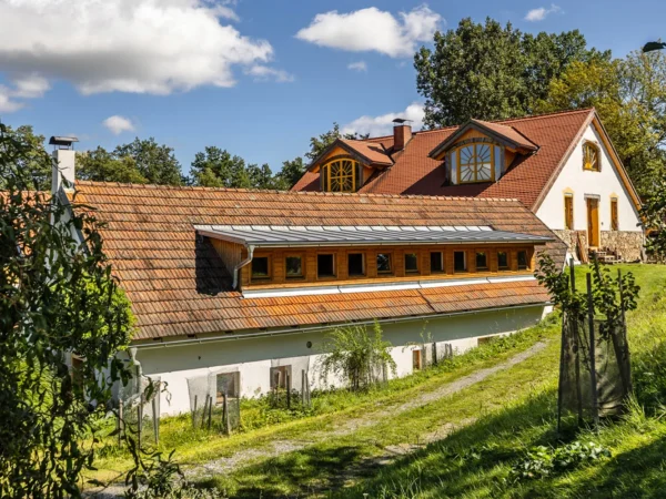 Štýlová dovolenka neďaleko mesta Sedlčany: pohoda s raňajkami a výletmi