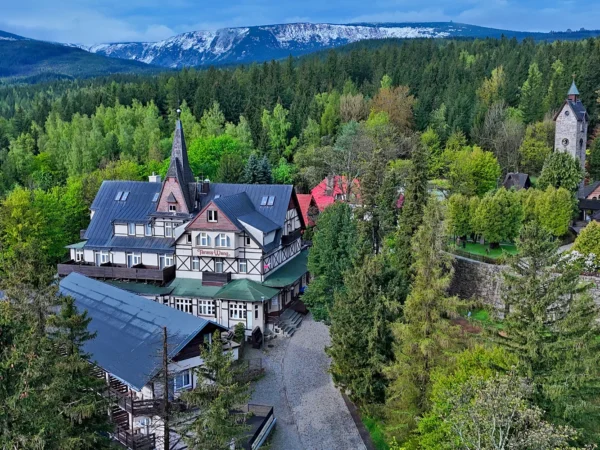 Pobyt v Karpaczi: hotel hneď pri známom kostole Wang, raňajky alebo polpenzia a wellness