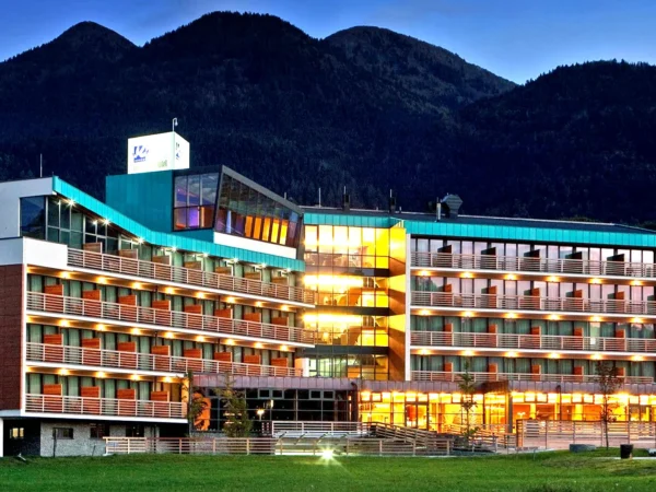 Aktívny pobyt v srdci Julských Álp: 4* hotel s aquaparkom, raňajky a sauna