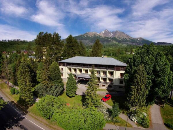 APLEND Hotel Lujza Major*** v centre Tatranskej Lomnice s raňajkami a wellness