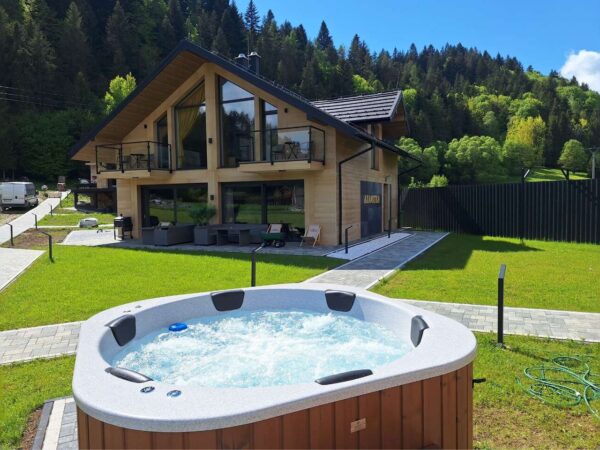 Horský chalet na brehu Dunajca priamo pod Troma Korunami s výhľadom, krbom aj terasou