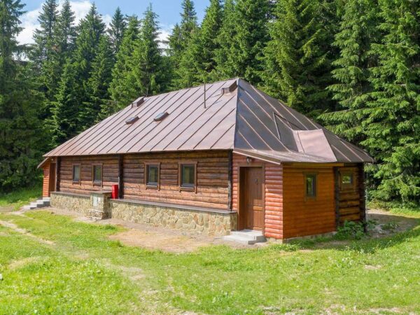 Zrubové chatky Hotela Granit Smrekovica*** v srdci Veľkej Fatry s wellness a polpenziou – domáce zvieratko zadarmo