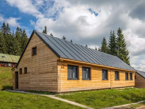 Krásne moderné chatky Hotela Granit Smrekovica*** v srdci Veľkej Fatry s wellness a polpenziou