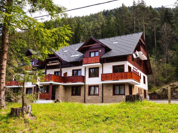 Dovolenka v Jasnej: moderné apartmány TRI STUDNIČKY s raňajkami