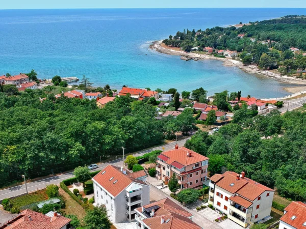 Dovolenka na Istrii: izba alebo apartmán, bazén a 350 metrov na pláž