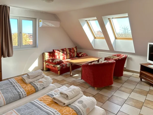 Útulný penzión na Slovácku: izby a apartmány pre páry alebo rodinu aj s raňajkami