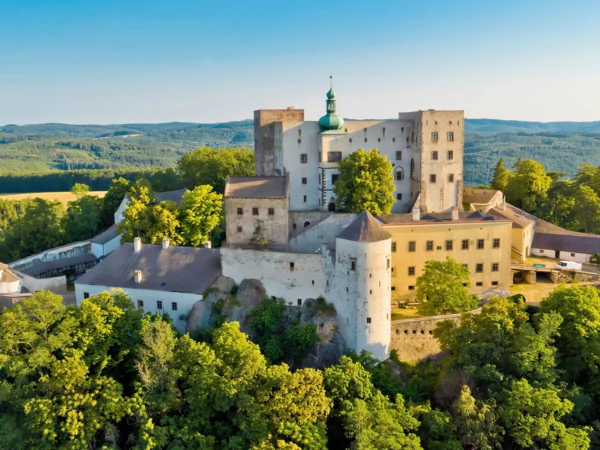 Festival cesnaku a hrad Buchlov: jednodňový výlet do Česka