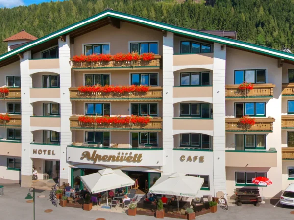 Letná dovolenka vo Flachau: 3* hotel s all inclusive, neobmedzeným wellness a kartou výhod