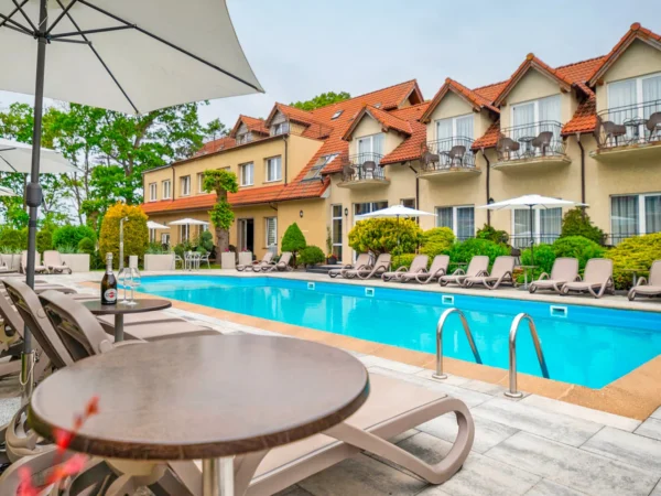 Dovolenka pri Baltskom mori: hotel 100 m od pláže, raňajky, bazén aj vírivka