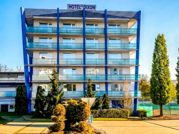 Vyhľadávaný nedávno zmodernizovaný hotel v Banskej Bystrici pri Aqualande: polpenzia a bohatý wellness (bazén, vírivky, sauny a haloterapia)