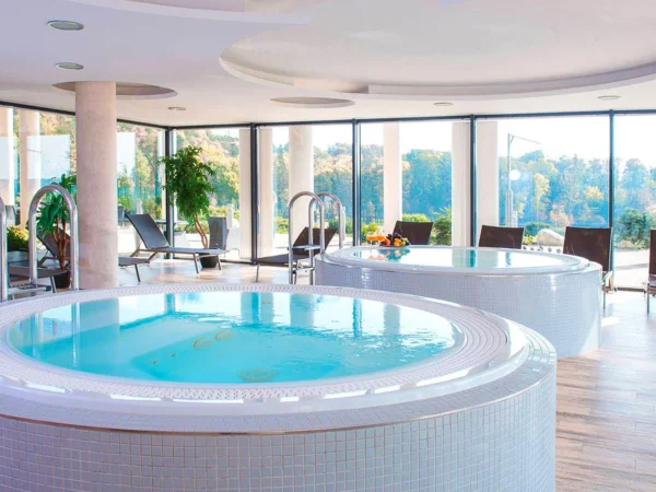 Luxusný hotel vo Velichovkách: bohaté stravovanie, neobmedzený wellness aj šport