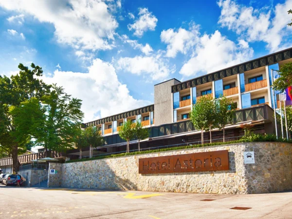 Dovolenka pri slovinskom jazere Bled: pobyt s raňajkami aj wellness so saunovou zónou a vírivkami