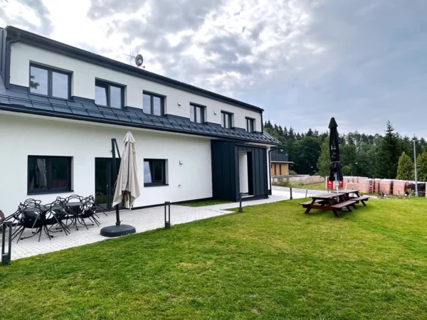 Dovolenka v Krkonošiach: plne zariadené apartmány v Čiernom Dole až pre 10 osôb