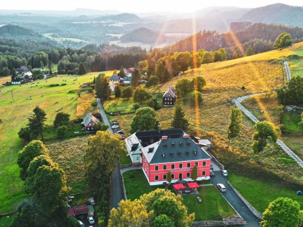 Pobyt v Českom Švajčiarsku: raňajky aj 3-chodová večera, bazén a fínska sauna