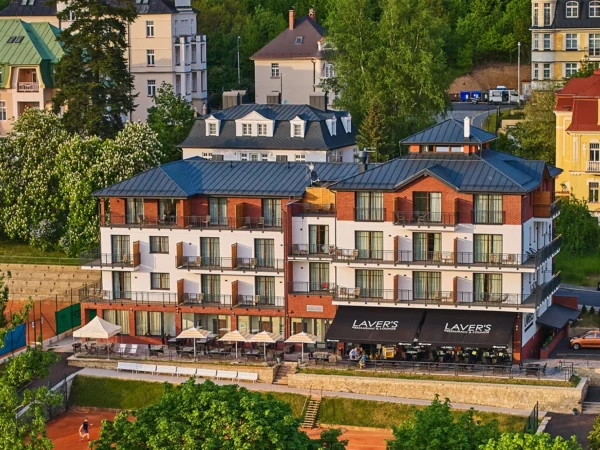 4* pobyt v centre Mariánskych Lázní: raňajky alebo polpenzia, neobmedzený wellness aj možnosť masáže a procedúr