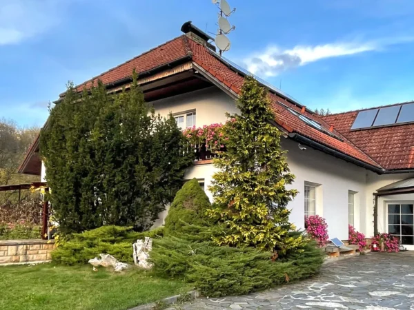 Valašská pohoda: penzión s raňajkami, vinárničkou, saunou a bazénom so slanou vodou