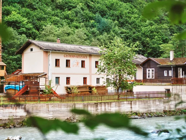 Pobyt s raňajkami alebo polpenziou v penzióne neďaleko Zell am See a Kaprunu