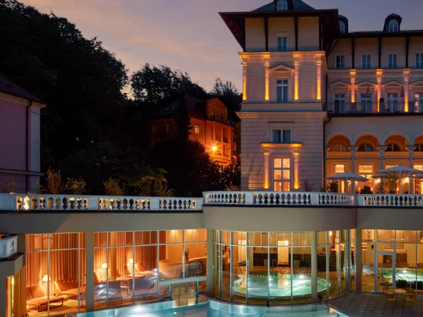 Luxusný 5* hotel v Mariánskych Lázňach: polpenzia alebo plná penzia, neobmedzene sauny a bazény aj kúpeľ