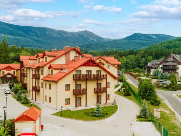 Relaxačný pobyt v horách: hotel v Karpaczi s polpenziou a neobmedzeným wellness