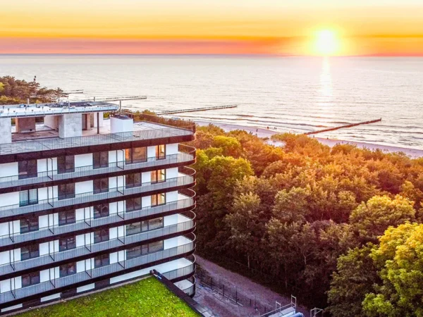 Kúpeľný hotel medzi Baltským morom a jazerom Jamno: neobmedzený wellness aj polpenzia