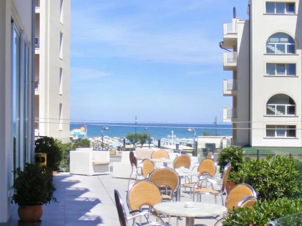 Dovolenka v talianskom Rimini: 3* hotel pár krokov od pláže so stravou