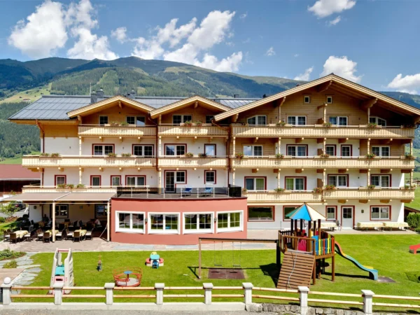 Rakúske Alpy: rodinný hotel so stravou, sauny, karta výhod a 2 deti zdarma