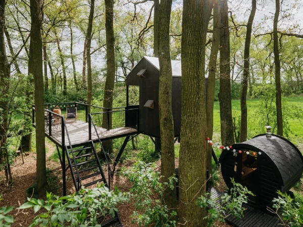 Kúzelný pobyt v treehouse až pre 4 osoby aj vonkajšia sudová sauna