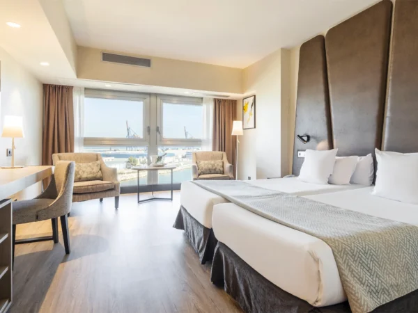 Slnečná Málaga: 4* hotel priamo pri pláži, raňajky v cene