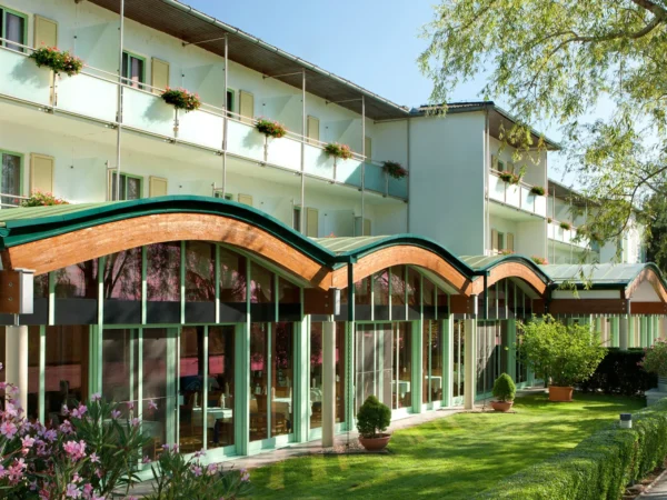 Pobyt pri Neziderskom jazere: 4* hotel s polpenziou, wellness, karta výhod