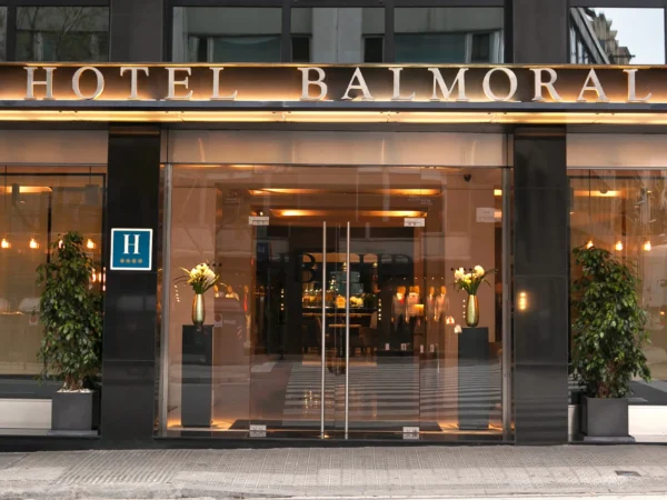 Dovolenka v Barcelone: 4* hotel s bohatými raňajkami a saunou, 2 km od Sagrada Família