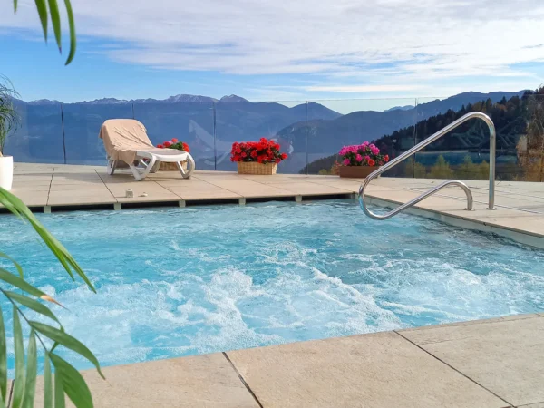 Trentinské Alpy: 3* hotel s polpenziou, neobmedzeným wellness a kartou výhod
