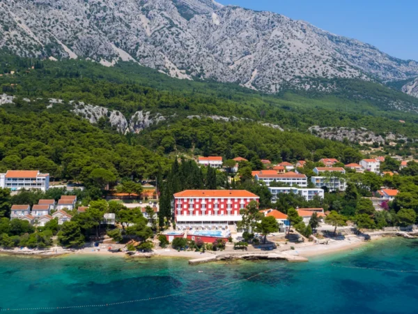 Pobyt na polostrove Pelješac: pri pláži, s bazénmi a s raňajkami alebo polpenziou