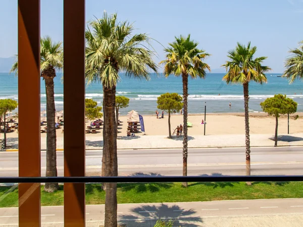 Albánske Vlorë: moderný butikový hotel priamo pri mori, raňajky, pobyt až pre 3 osoby