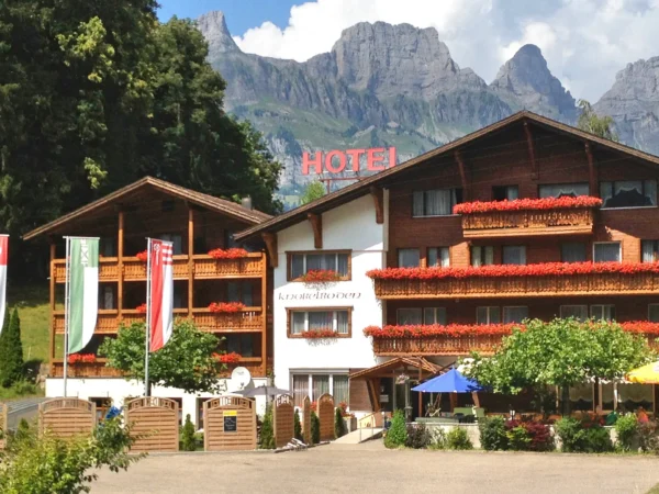 Švajčiarske Alpy: hotel s výhľadom na jazero Walensee, polpenzia, wellness a 1 noc zadarmo