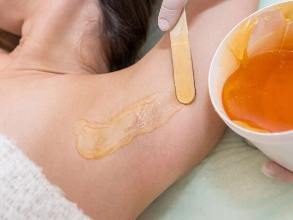 Cukrová depilácia pre dámy v salóne Skin Care Institute – hladká pokožka bez chĺpkov až 3 týždne