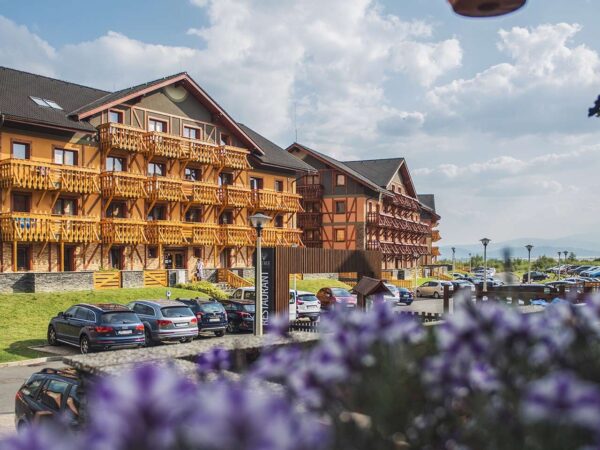Horský Tatragolf Mountain Resort**** vo Veľkej Lomnici so stravou a možnosťou privátneho wellness