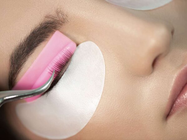 Úprava a styling obočia, laminácia a lifting mihalníc
