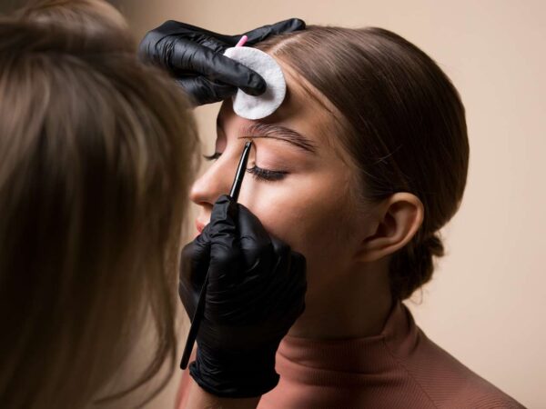 Úprava obočia a mihalníc v Beauty Palace Bratislava