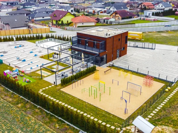 Zábava pre celú rodinu: minigolf, curling či korčuľovanie s pizzou