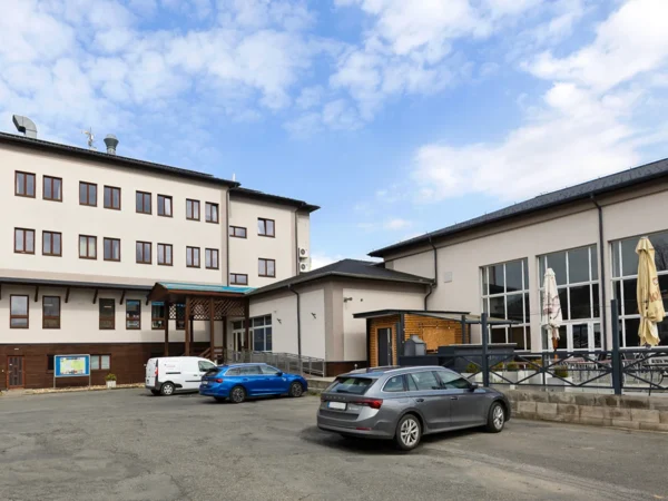 Pobyt v srdci Jeseníkov: raňajky alebo polpenzia aj wellness, dieťa do 11,9 rokov zadarmo vrátane stravy