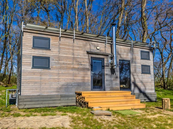 Krásny a plne vybavený tiny house na brehu Labe až pre 4 osoby