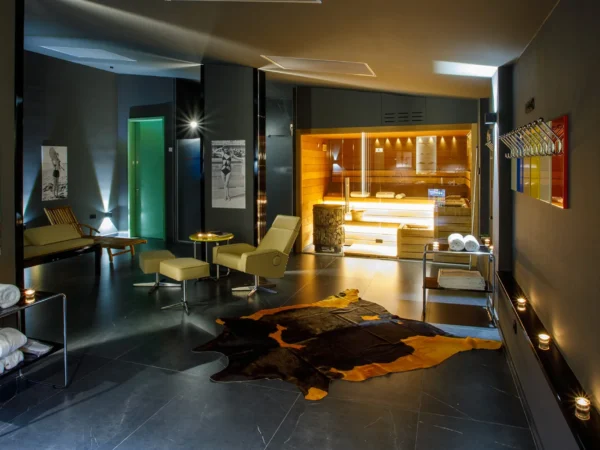 Unikátne ubytovanie na východe Čiech: zrenovovaný hotel, 4 dizajnové izby, raňajky aj privátne wellness
