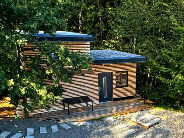 Kúsok pokoja pod skalou v Jizerkách: tiny house s privátnou saunou, možnosť vírivky