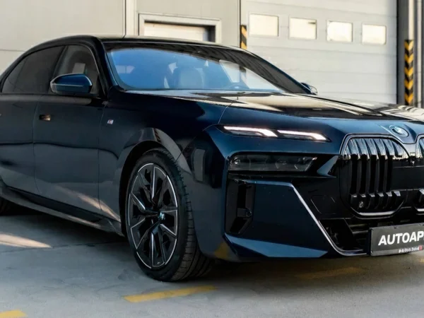 Prenájom vozidla BMW 740d xDrive s vodičom i bez na 3 až 72 hodín